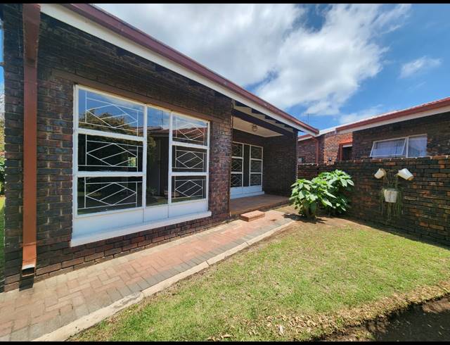 2 BEDROOM TOWNHOUSE FOR SALE IN THREE RIVERS